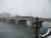 Schneesturm über dem Rhein - Mittlere Brücke (2009)