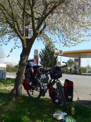 Mittagessen an der Tankstelle