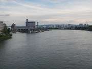 Blick von der Weiler Dreirosenbrücke nach Basel und Huningue (2012)